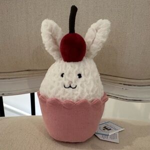 Jellycat Retired NWT Dainty Dessert Bunny Cupcake Authentic